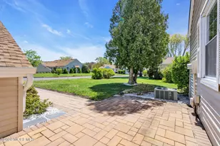 81 D Parkway Dr, Freehold, NJ 07728 - Photo 38