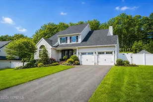 20 Thousand Oaks Terrace, Howell Township, NJ 07731 - Photo 2