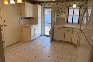 682 New Castle Ct, Lakewood, NJ 08701 - Photo 2