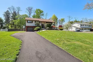 40 Stratford Dr, Manalapan Township, NJ 07726 - Photo 2