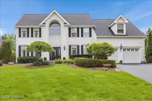 13 Iris Cir, Manalapan Township, NJ 07726 - Photo 2