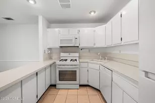 8 Lafayette Ct, North Brunswick Township, NJ 08902 - Photo 14