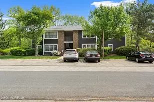 8 Lafayette Ct, North Brunswick Township, NJ 08902 - Photo 2