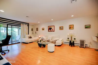 220 Medford Court #B, Manalapan Township, NJ 07726 - Photo 6