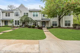 319 Balsam Ct, Howell Township, NJ 07731 - Photo 2