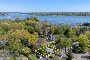 846 Center St, Red Bank, NJ 07701 - Photo 36