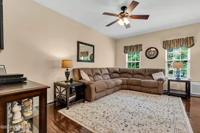 101 Joyce Court, Brick, NJ 08724 - Photo 6