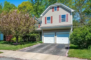 87 Queensbury Ct, Morganville, NJ 07751 - Photo 2