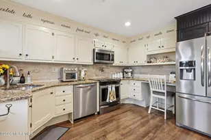 609B Lake Point Dr, Lakewood, NJ 08701 - Photo 6