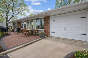 609B Lake Point Dr, Lakewood, NJ 08701 - Photo 2