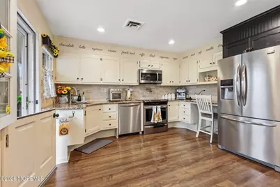 609B Lake Point Drive #B, Lakewood, NJ 08701 - Photo 4