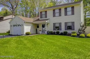 82 Mariners Cove, Freehold, NJ 07728 - Photo 2