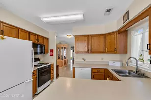 18 Grosunor Ct, Jackson, NJ 08527 - Photo 16