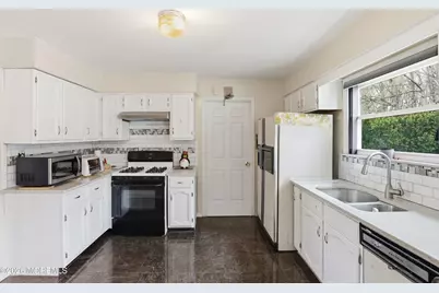 40 La Valencia Road, Old Bridge Township, NJ 08857 - Photo 6