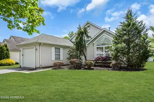 8 Skyline Dr, Lakewood, NJ 08701 - Photo 2
