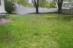 706 E Lawn Dr, Neptune Township, NJ 07753 - Photo 8