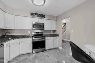 33 Mariners Cove, Freehold, NJ 07728 - Photo 10