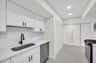 28 Kingsley Way, Freehold, NJ 07728 - Photo 12