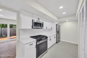 28 Kingsley Way, Freehold, NJ 07728 - Photo 10