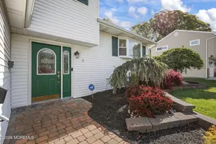 8 Dover Ct, Hazlet Township, NJ 07730 - Photo 2