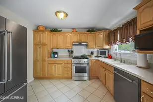 8 Dover Ct, Hazlet Township, NJ 07730 - Photo 14