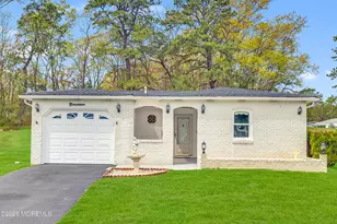 19 Robinson Rd, Brick, NJ 08724 - Photo 2
