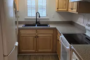 47 Cambridge Ct, Lakewood, NJ 08701 - Photo 2