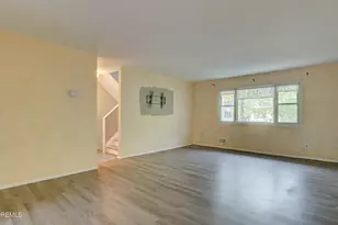 2 Lone Star Ln, Manalapan Township, NJ 07726 - Photo 4
