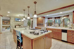 17 Emerald Dr, Morganville, NJ 07751 - Photo 18