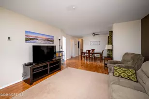 23 Meadow Green Cir, Manalapan Township, NJ 07726 - Photo 2