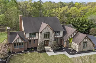 105 Clover Ct, Freehold, NJ 07728 - Photo 2