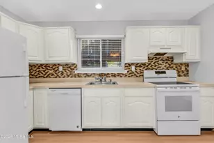 5 Eastport Ct, Red Bank, NJ 07701 - Photo 10