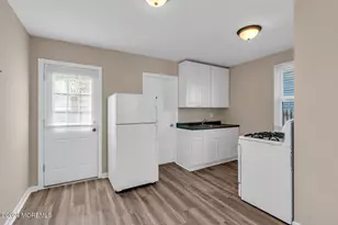 29 Drs James Parker Blvd, Red Bank, NJ 07701 - Photo 4