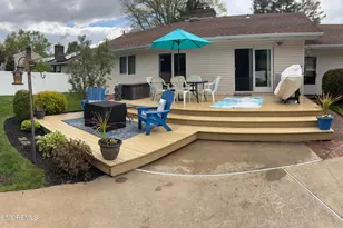 1 Traymore Rd, Freehold, NJ 07728 - Photo 4