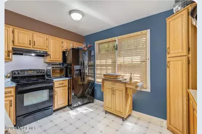 9 Barry Lane, Hazlet Township, NJ 07730 - Photo 10