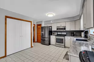 402 Atlantic City Ct, Lanoka Harbor, NJ 08734 - Photo 26