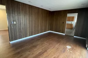 606 Alma Pl, Oakhurst, NJ 07755 - Photo 4