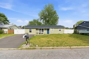 307 5th St, Waretown, NJ 08758 - Photo 2