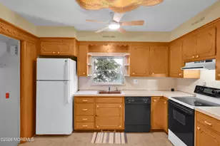 19 Murray St, Freehold, NJ 07728 - Photo 8