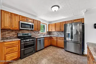33 Bayberry Ln, New Monmouth, NJ 07748 - Photo 10