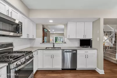 16 Vassar Place, Morganville, NJ 07751 - Photo 8