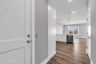 33 Union Ave, Manasquan, NJ 08736 - Photo 4