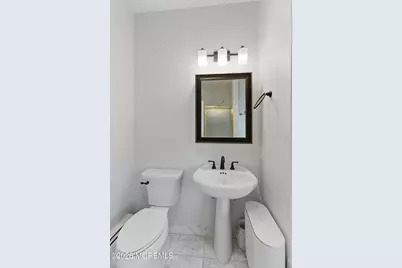 26 Half Moon Isle Isle, Jersey City, NJ 07305 - Photo 22