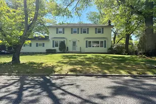 14 Silver Brook Pl, Lincroft, NJ 07738 - Photo 2