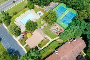 258 Grassmere Ct, Aberdeen Township, NJ 07747 - Photo 12