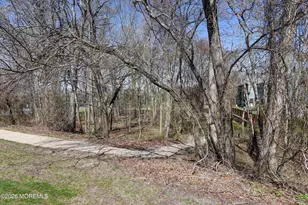 258 Grassmere Ct, Aberdeen Township, NJ 07747 - Photo 10
