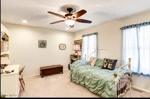 258 Grassmere Ct, Aberdeen Township, NJ 07747 - Photo 8