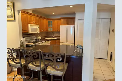 134 Amberly Drive #E, Manalapan Township, NJ 07726 - Photo 2