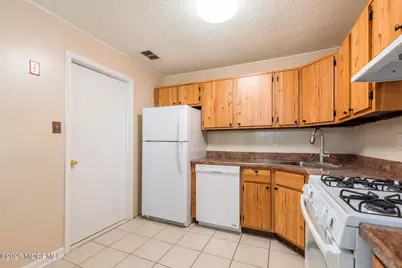 20 Austin Court #7, Freehold, NJ 07728 - Photo 14