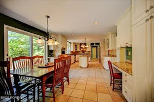 242 Williamsburg Dr, Shrewsbury, NJ 07702 - Photo 14